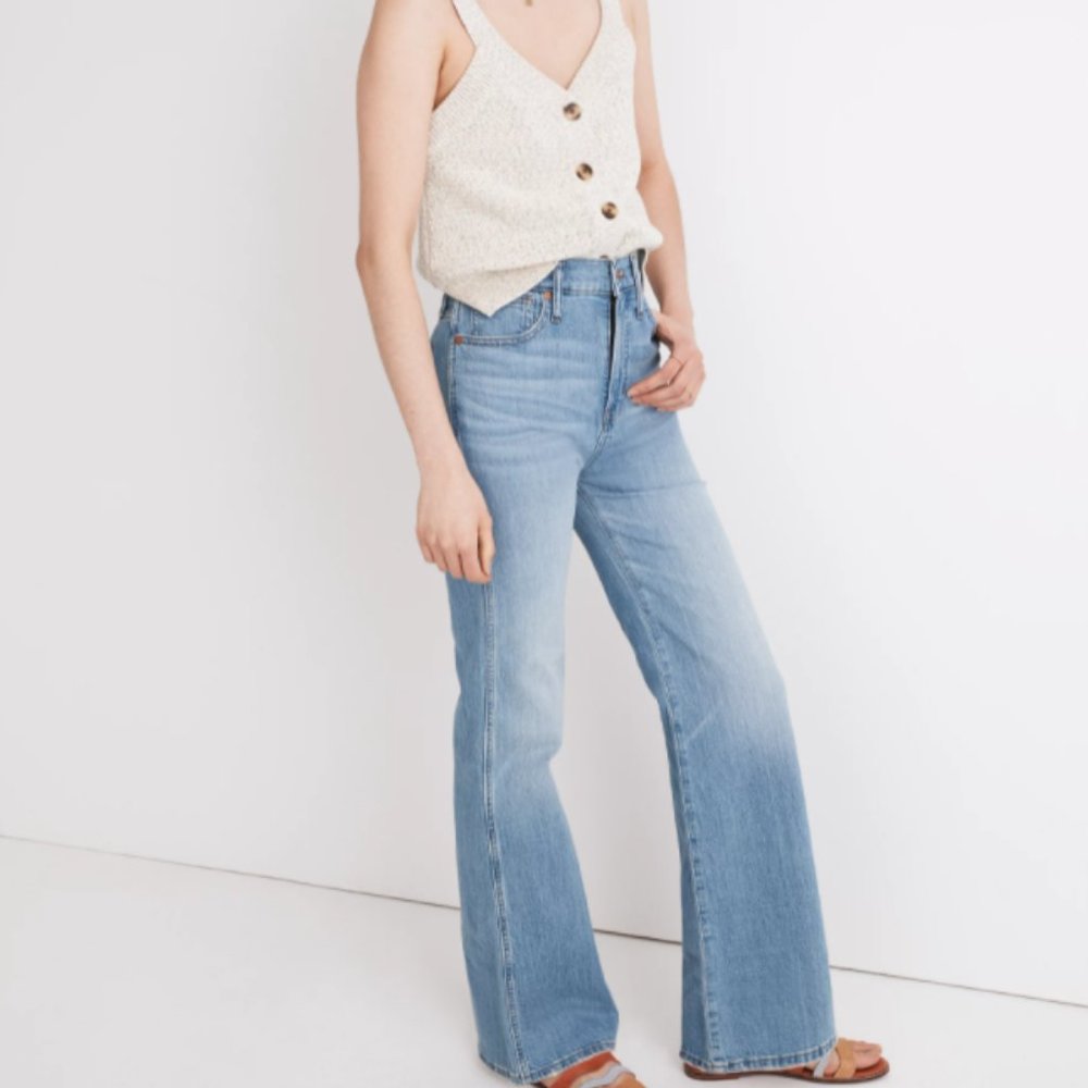 Madewell Super High Waist Flared Leg Light Wash Jeans Magic Pockets Size 30